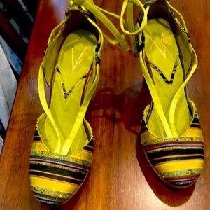 Vince Camino shoes 8 1/2 B. 38 1/2